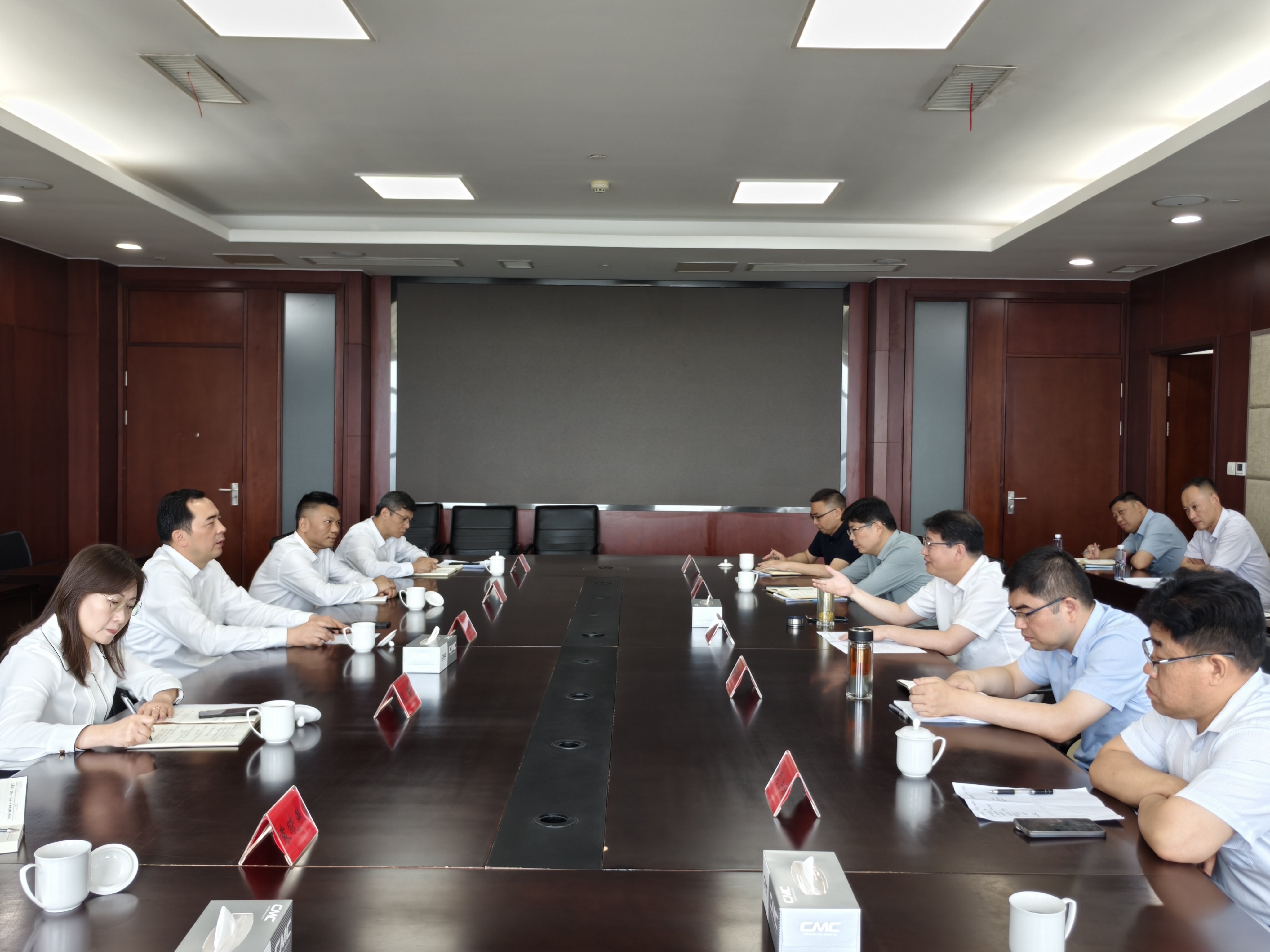 集團(tuán)黨委書記、董事長周君帶隊(duì)赴泰州高港推動(dòng)政企合作盤活存量資產(chǎn)